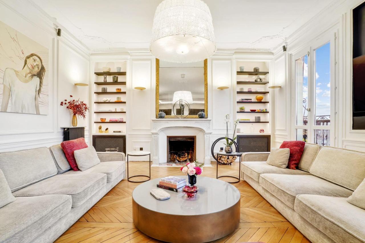 Magnificent Luxury Penthouse Apartment In A Prestigious Neighborhood Of Paris With A Eiffel Tower View From Balcony Short Walk To Palais Galliera And Avenue Montaigne Fashion Stores Esterno foto