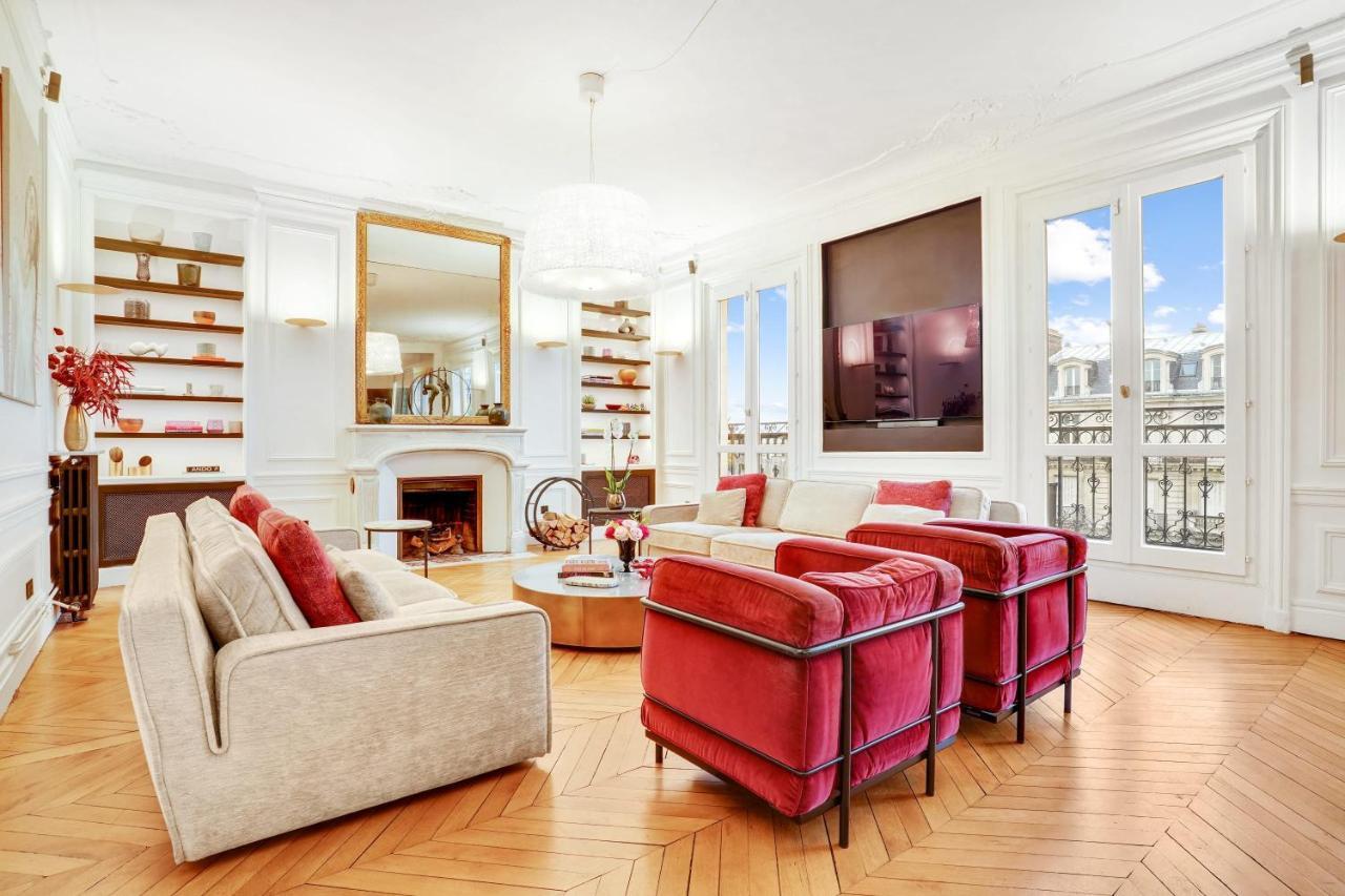 Magnificent Luxury Penthouse Apartment In A Prestigious Neighborhood Of Paris With A Eiffel Tower View From Balcony Short Walk To Palais Galliera And Avenue Montaigne Fashion Stores Esterno foto