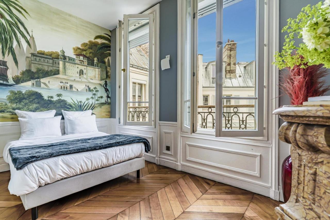 Magnificent Luxury Penthouse Apartment In A Prestigious Neighborhood Of Paris With A Eiffel Tower View From Balcony Short Walk To Palais Galliera And Avenue Montaigne Fashion Stores Esterno foto